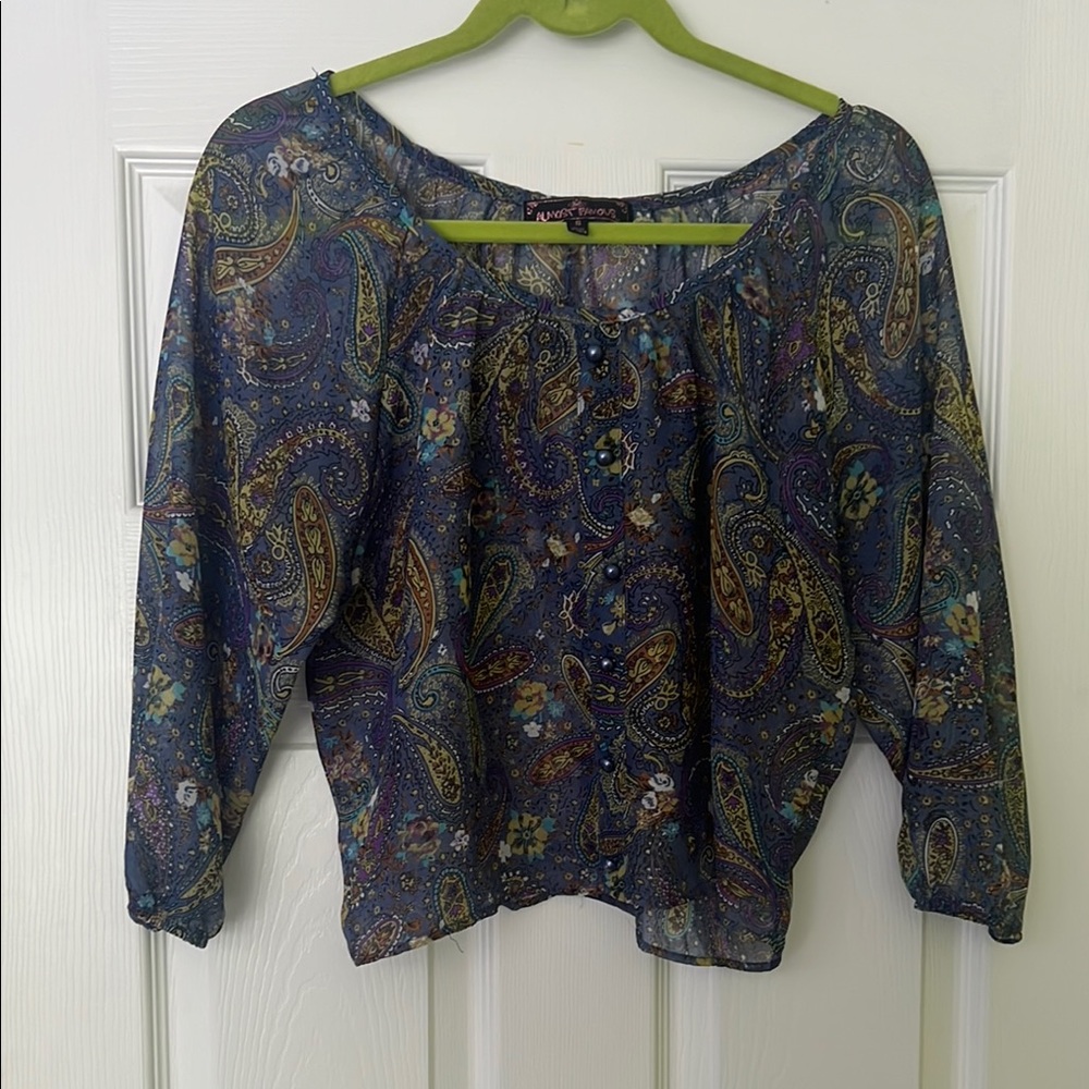 Almost Famous Blue and White Boxy 3/4 Sleeve Blouse